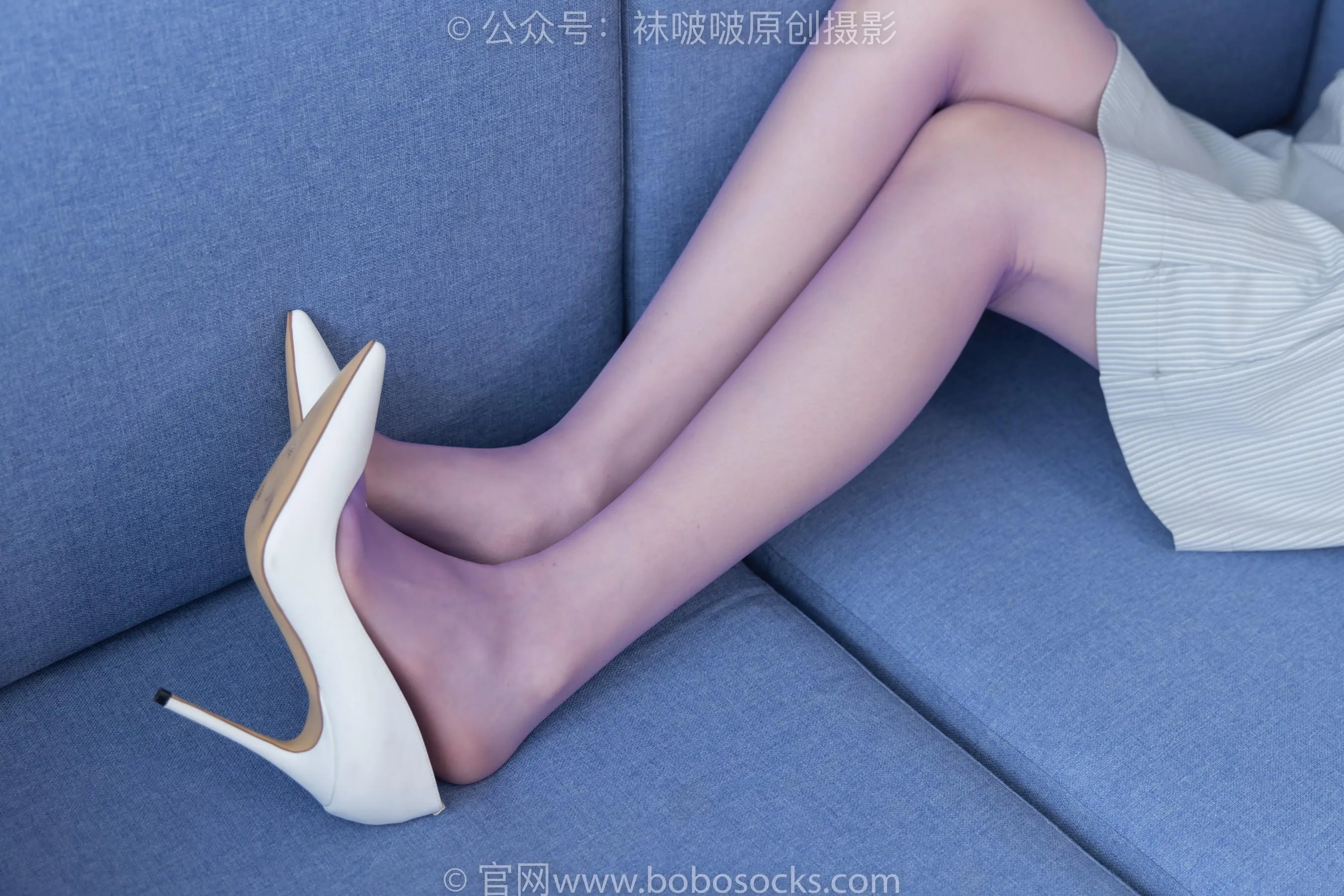 [BoBoSocks袜啵啵]NO.205 小甜豆-白色高跟鞋、紫色油亮丝袜 [87P]插图3